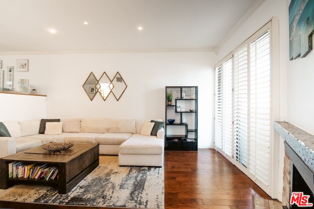 11652 Iowa Ave Unit: 1