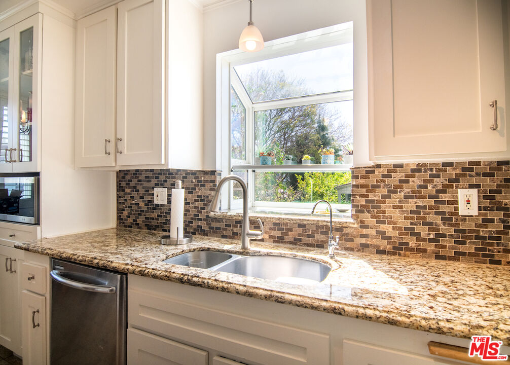 11652 Iowa Ave Unit: 1