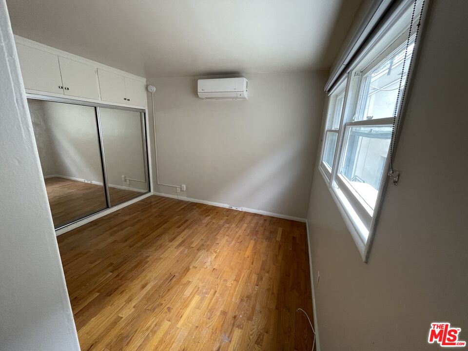 1207 N Horn Ave Unit: 2