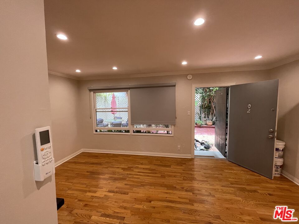 1207 N Horn Ave Unit: 2