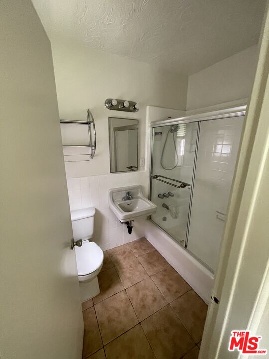 1207 N Horn Ave Unit: 2
