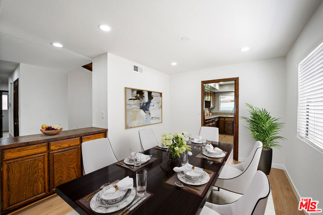 22106 Del Valle St