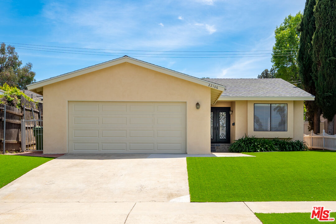 22106 Del Valle St