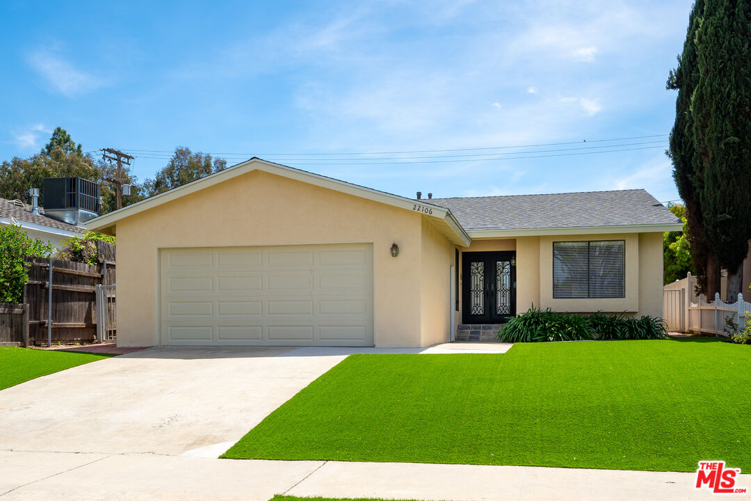 22106 Del Valle St