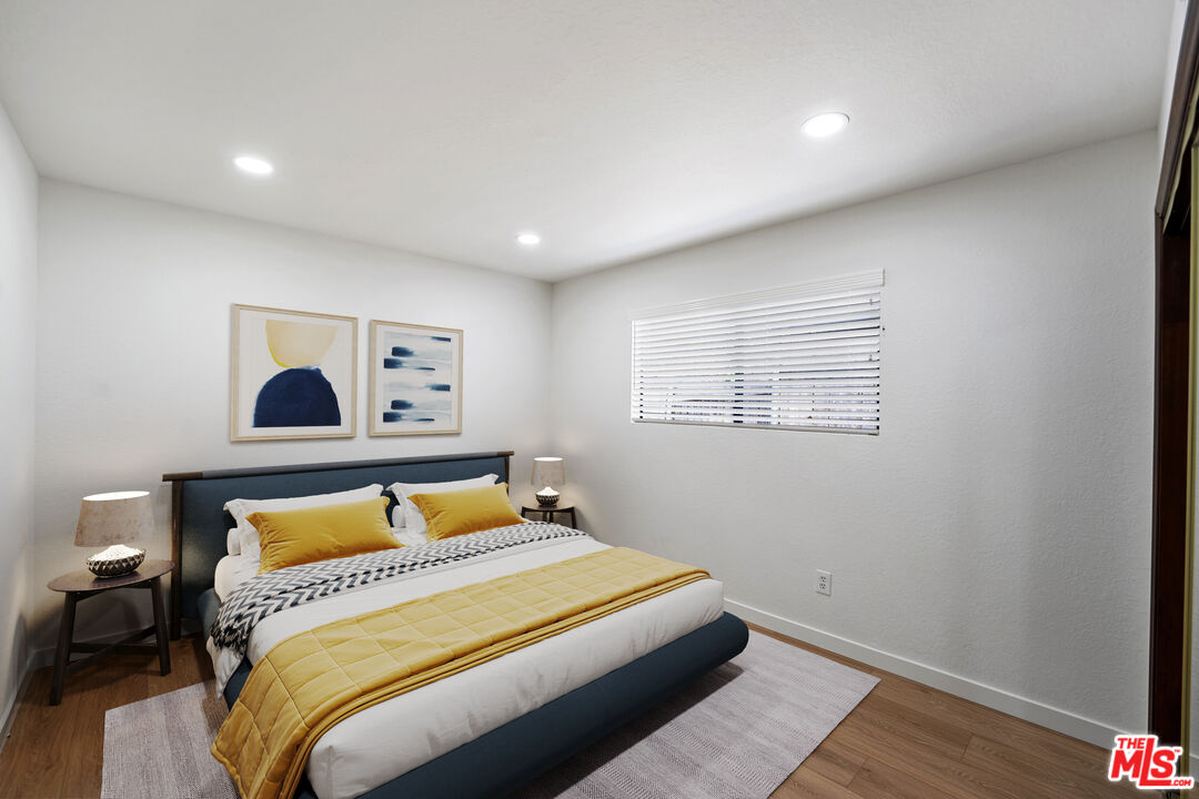 22106 Del Valle St