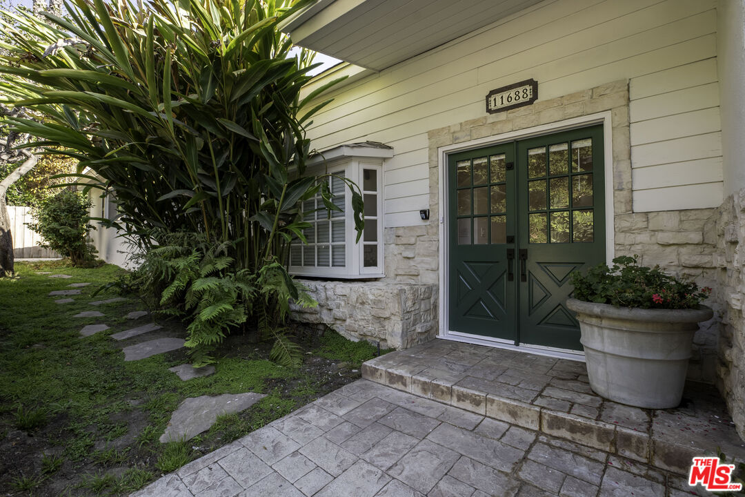 11680 Bellagio Rd