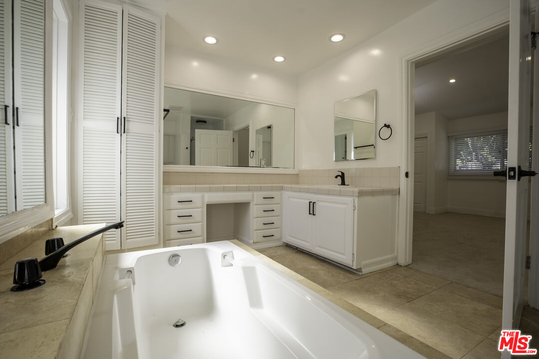 11680 Bellagio Rd