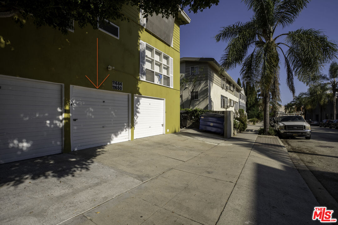 11680 Bellagio Rd