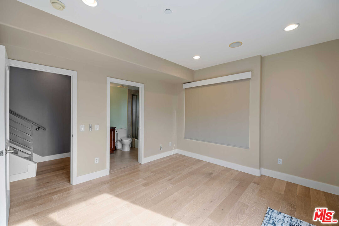 438 Arnaz Dr Unit: 106