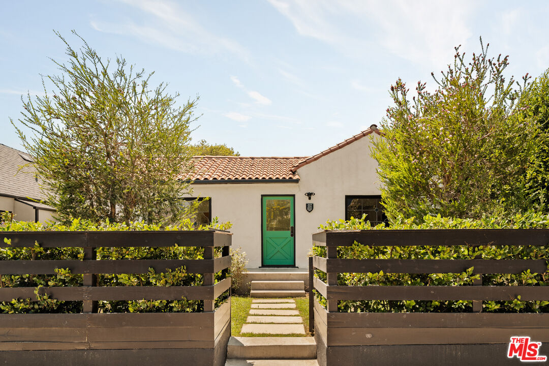623 N Sierra Bonita Ave