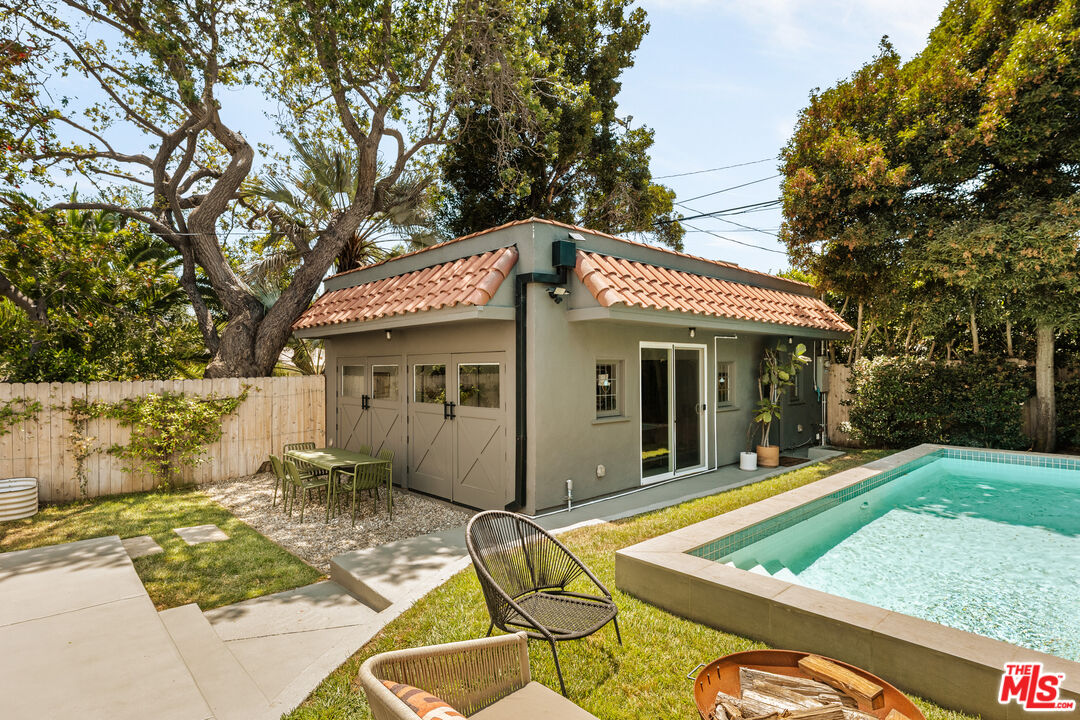 623 N Sierra Bonita Ave
