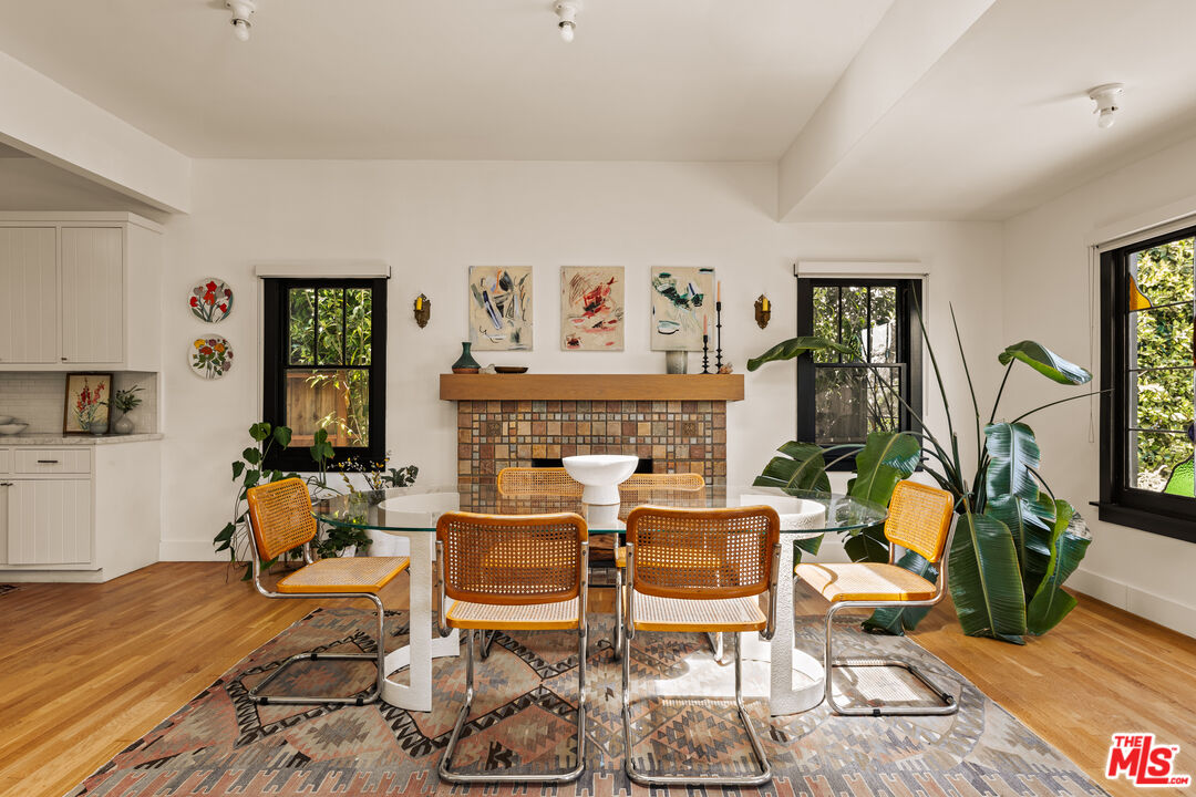 623 N Sierra Bonita Ave