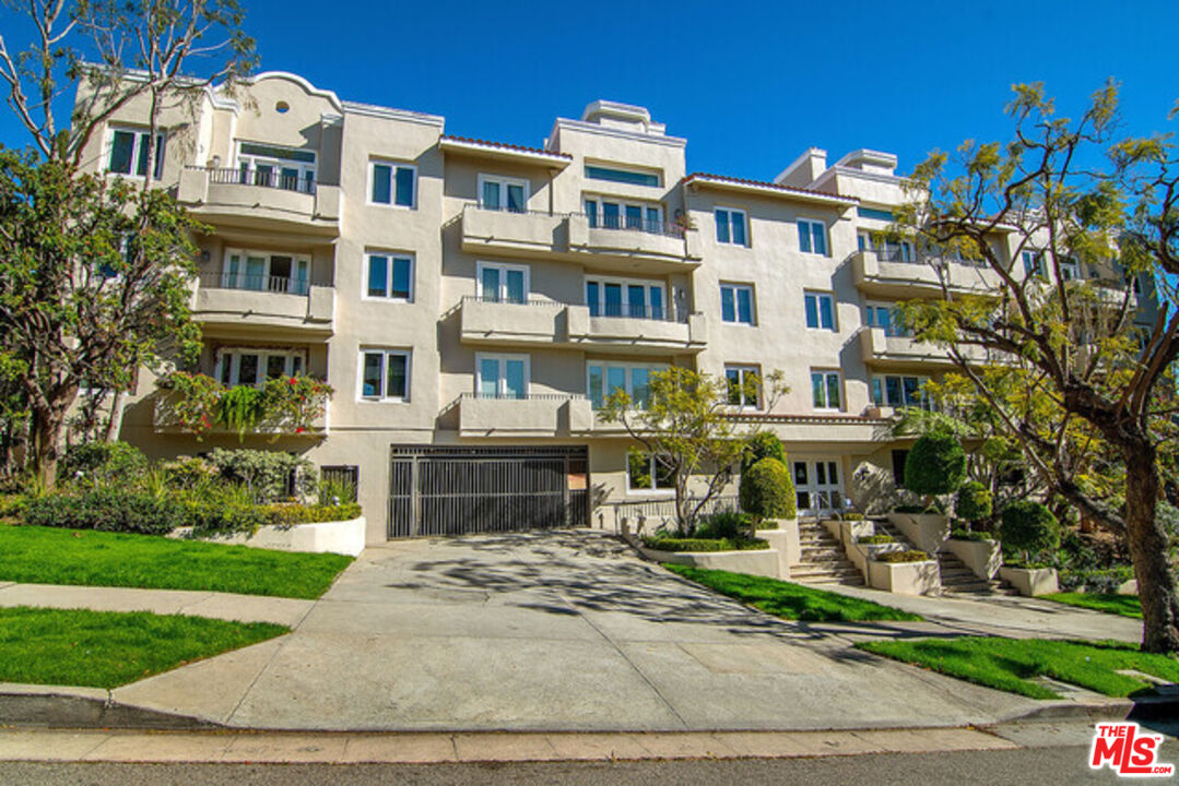 1650 Veteran Ave Unit: 303
