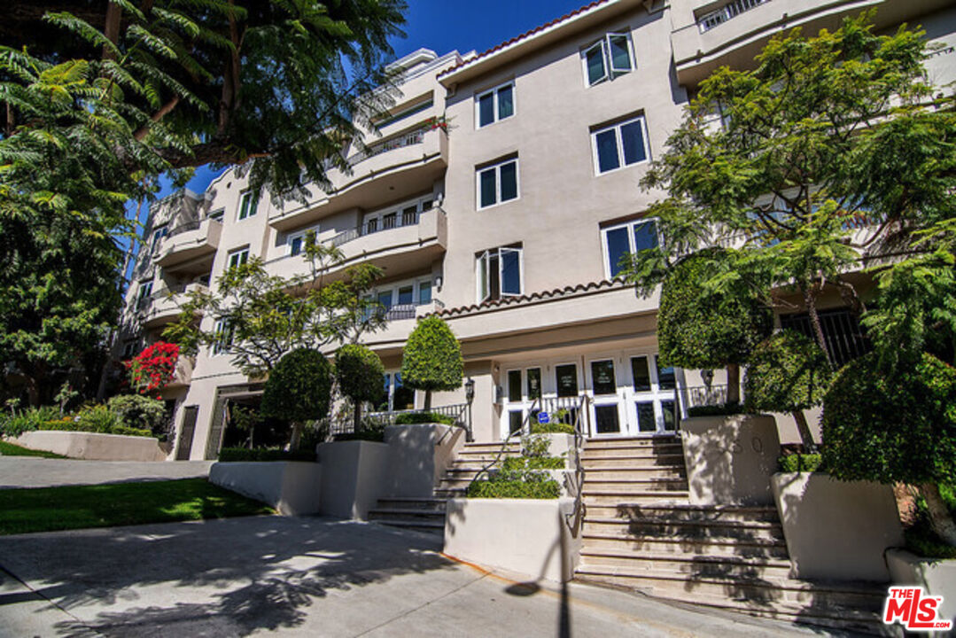 1650 Veteran Ave Unit: 303