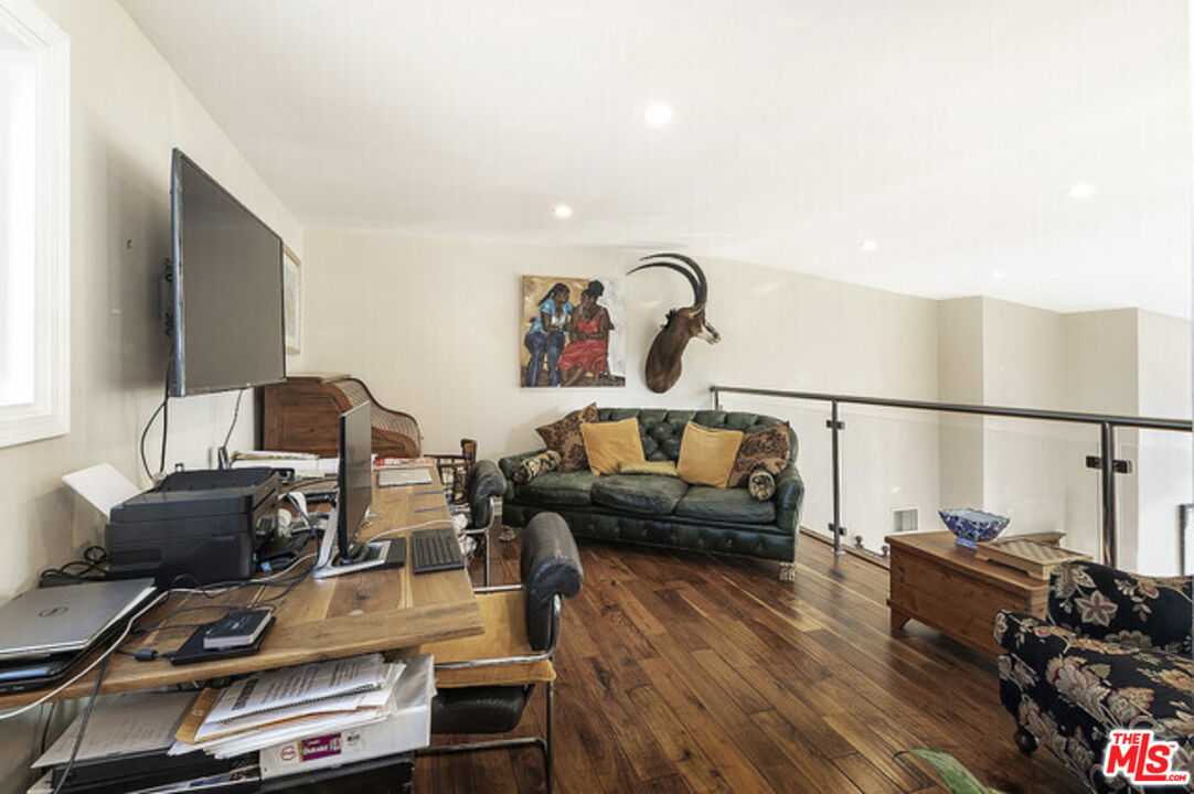 1650 Veteran Ave Unit: 303