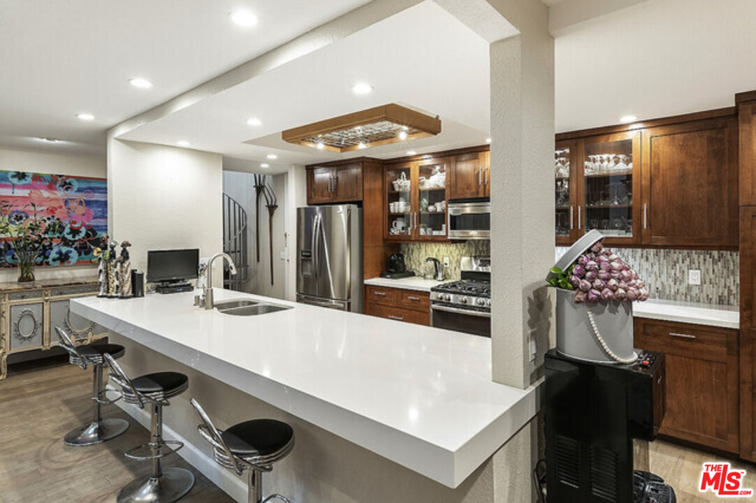 1650 Veteran Ave Unit: 303