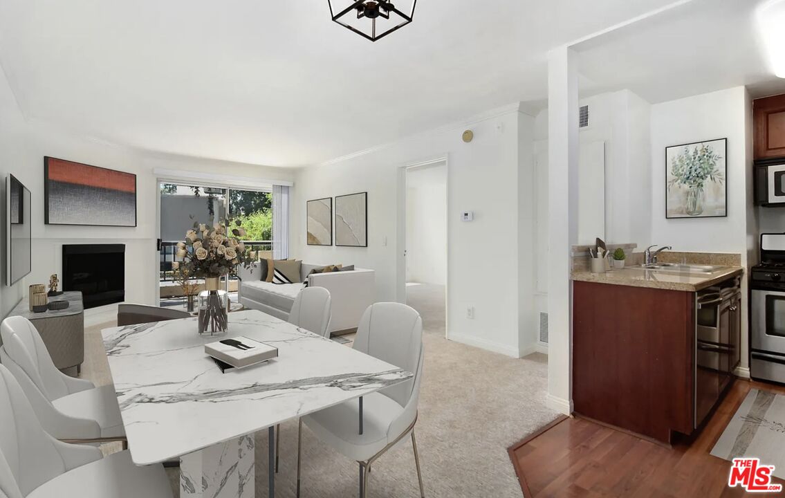 5545 Canoga Ave Unit: 203