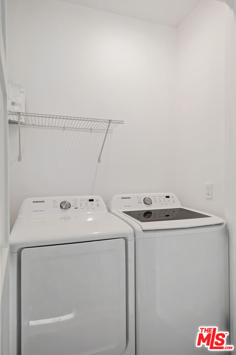 5328 Agnes Ave Unit: 1/2