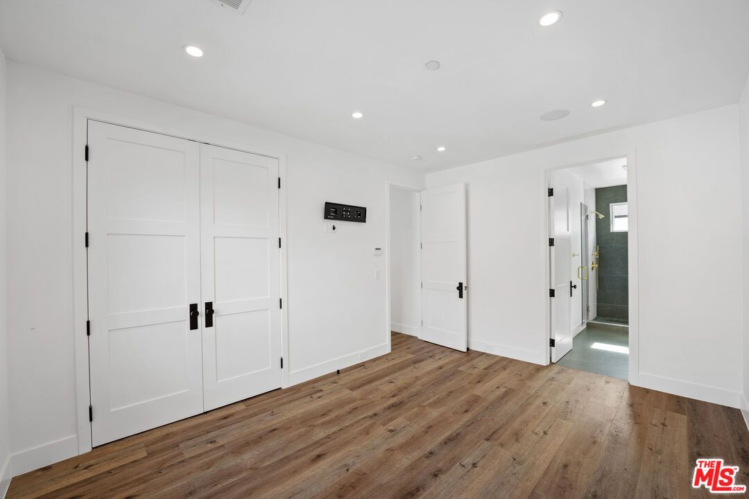 5328 Agnes Ave Unit: 1/2