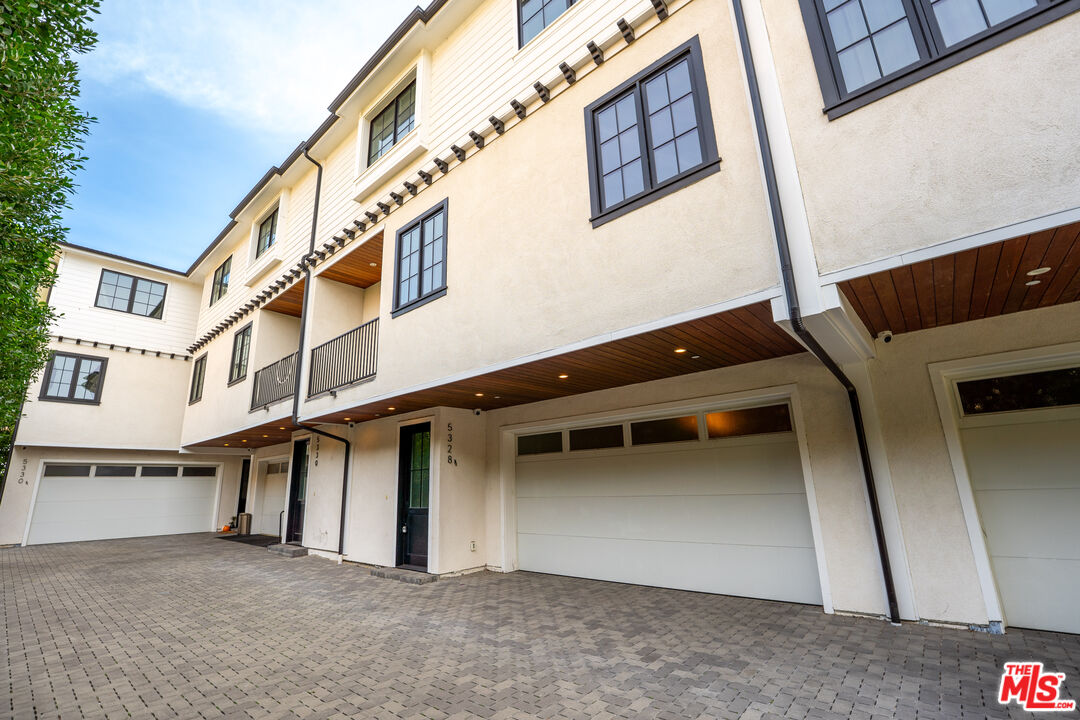 5328 Agnes Ave Unit: 1/2