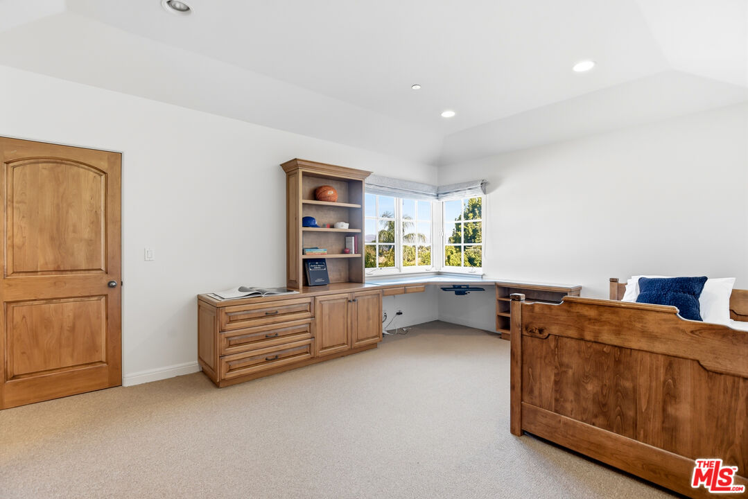 3843 Rock Hampton Dr