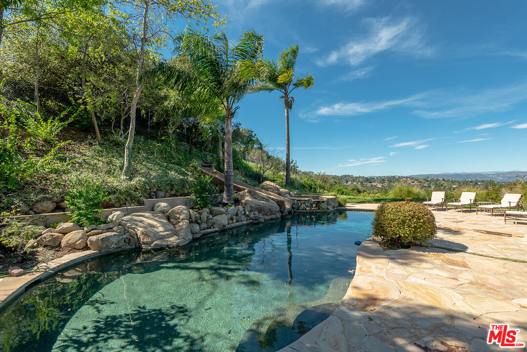 3843 Rock Hampton Dr