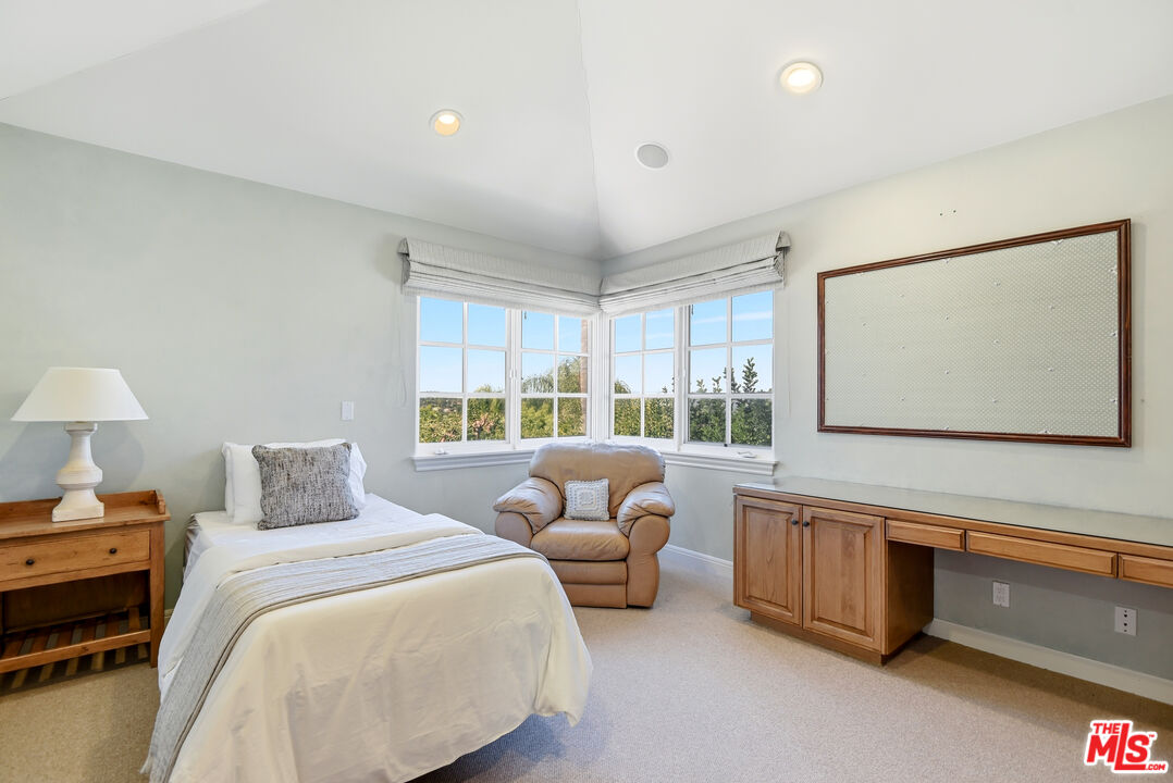 3843 Rock Hampton Dr