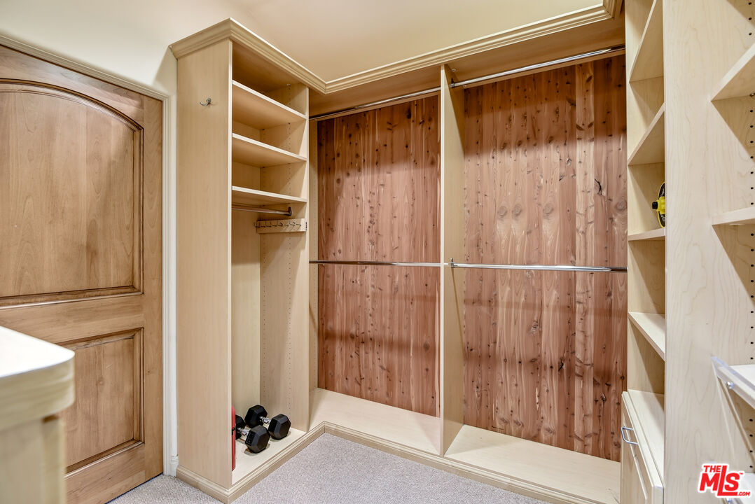 3843 Rock Hampton Dr