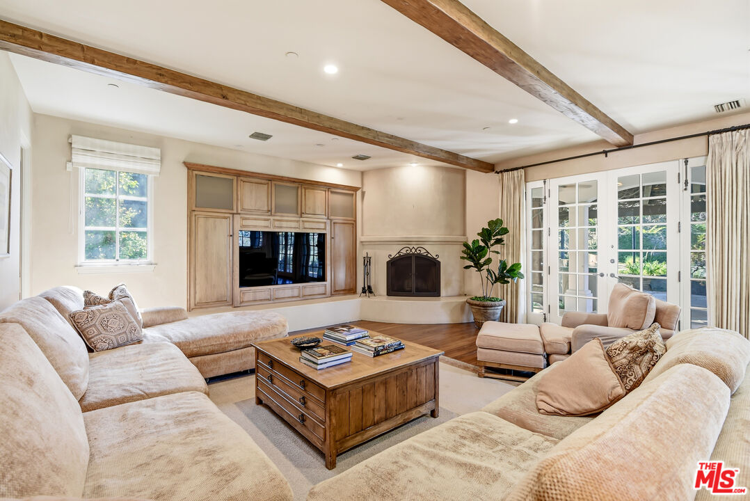 3843 Rock Hampton Dr