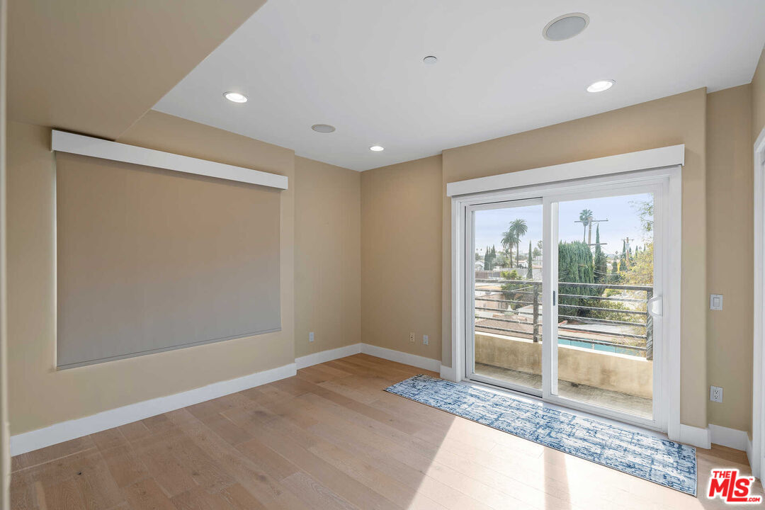 438 Arnaz Dr Unit: 106