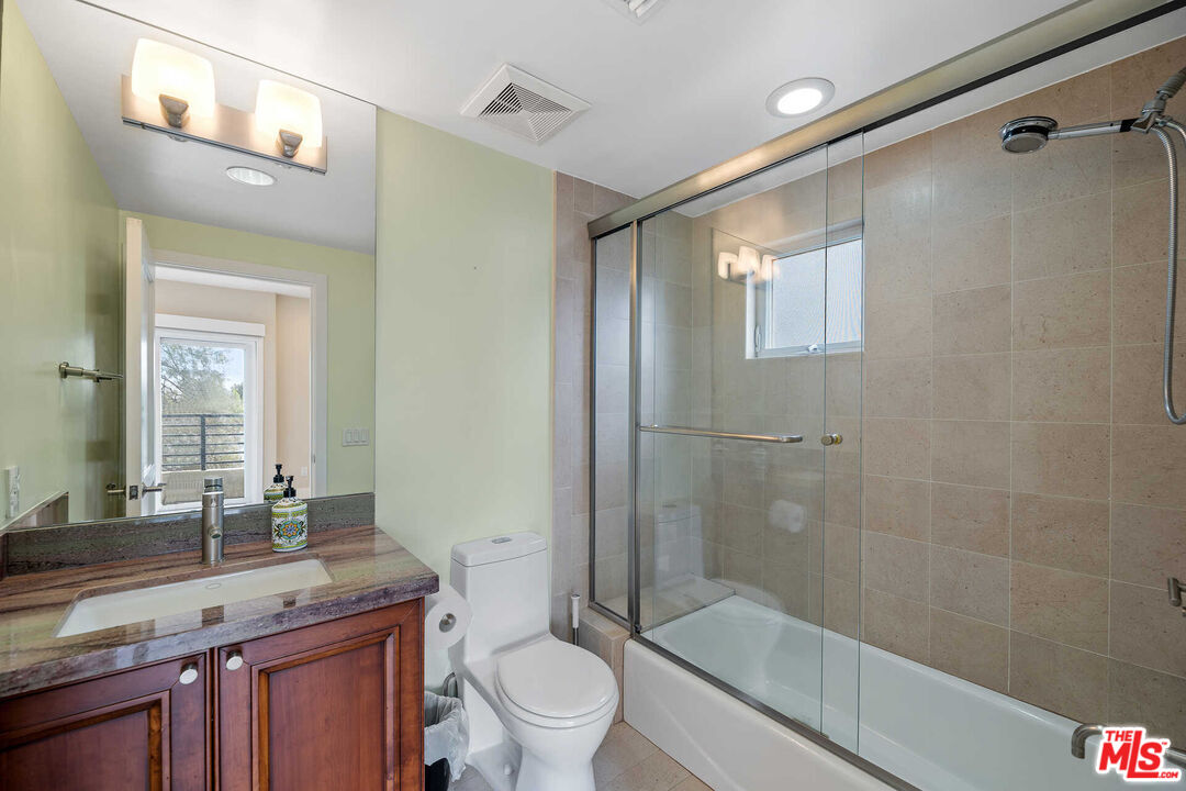 438 Arnaz Dr Unit: 106