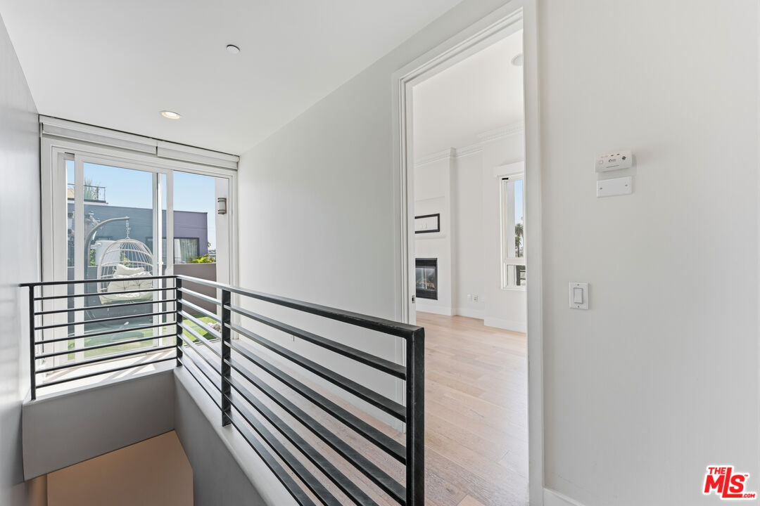 438 Arnaz Dr Unit: 106