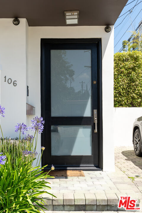 438 Arnaz Dr Unit: 106
