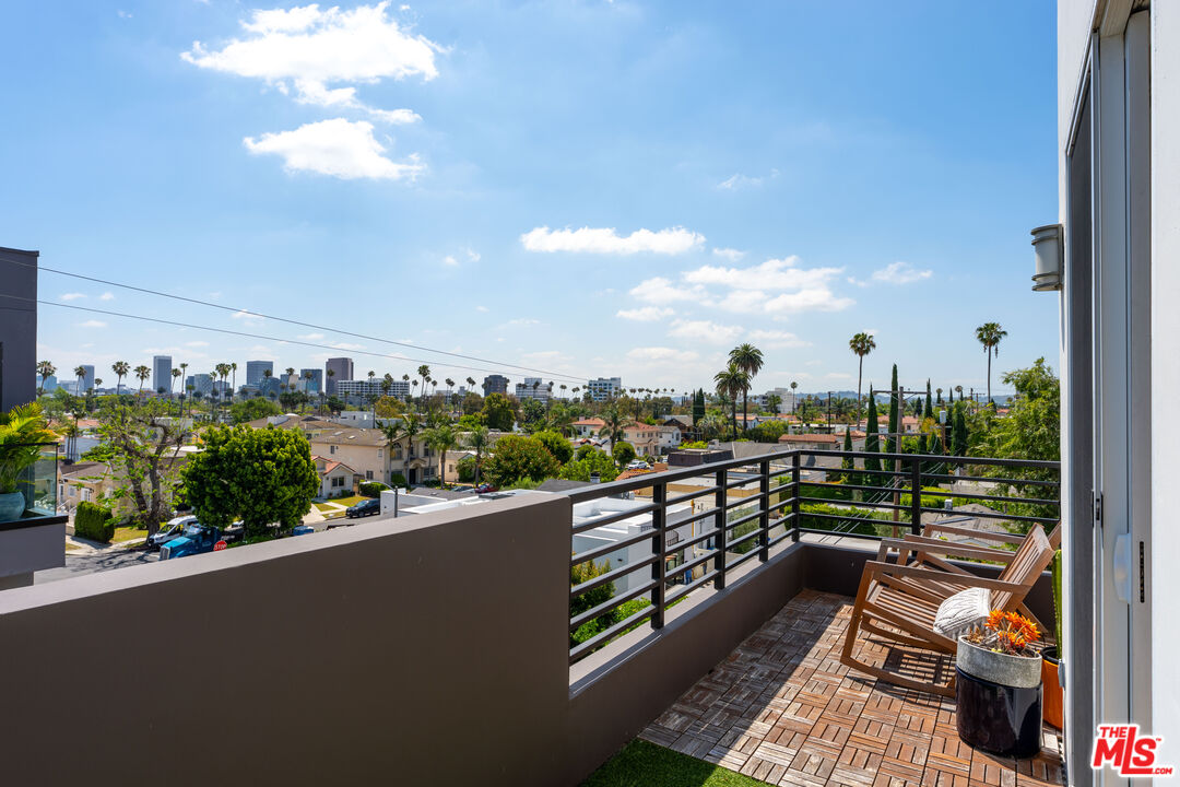 438 Arnaz Dr Unit: 106