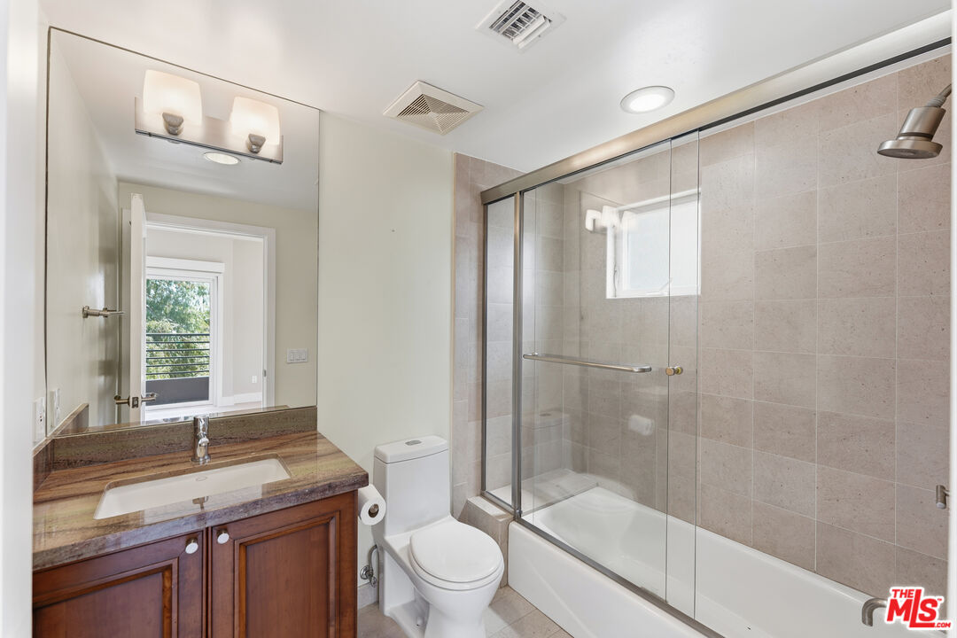 438 Arnaz Dr Unit: 106