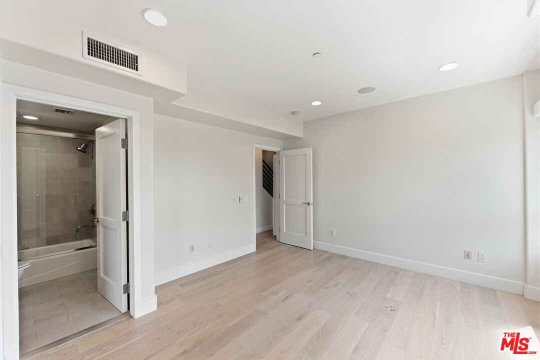 438 Arnaz Dr Unit: 106
