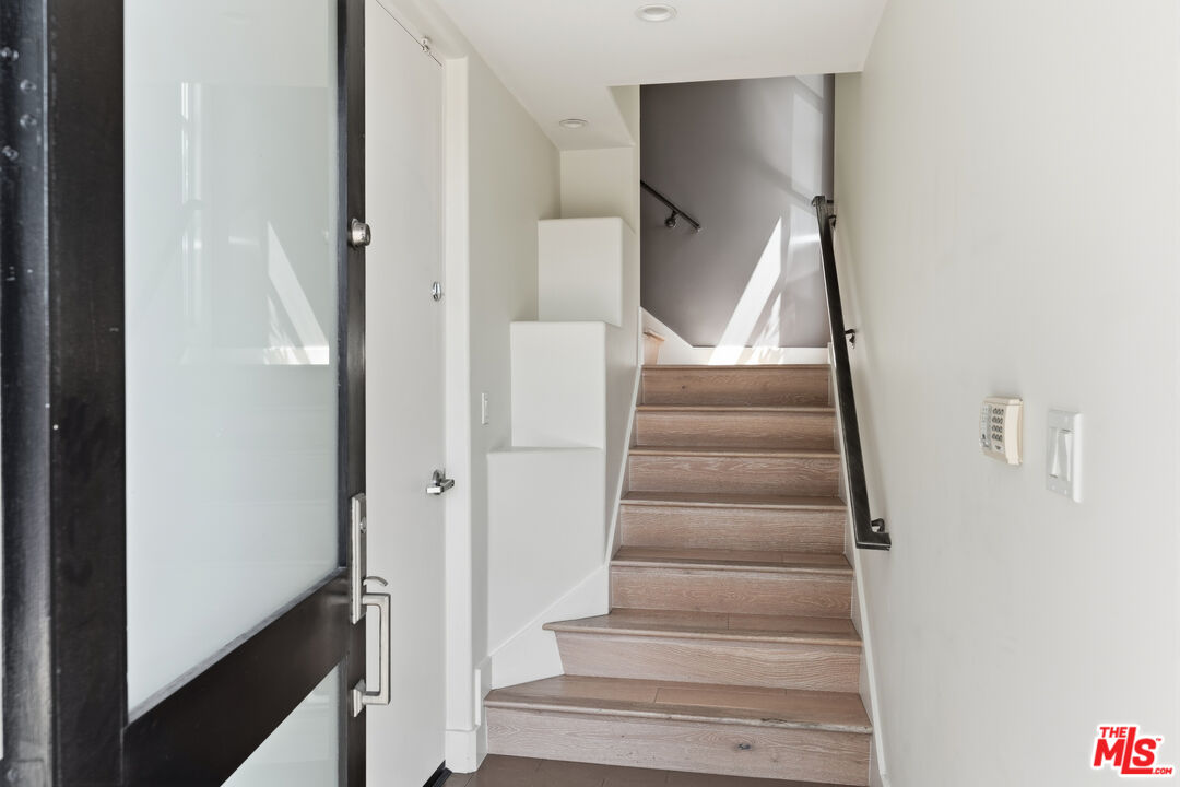 438 Arnaz Dr Unit: 106