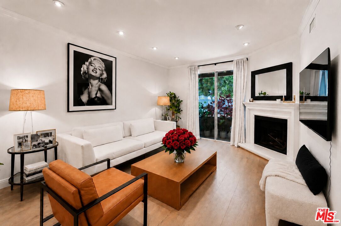 4128 Whitsett Ave Unit: 105