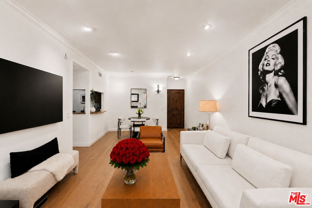 4128 Whitsett Ave Unit: 105