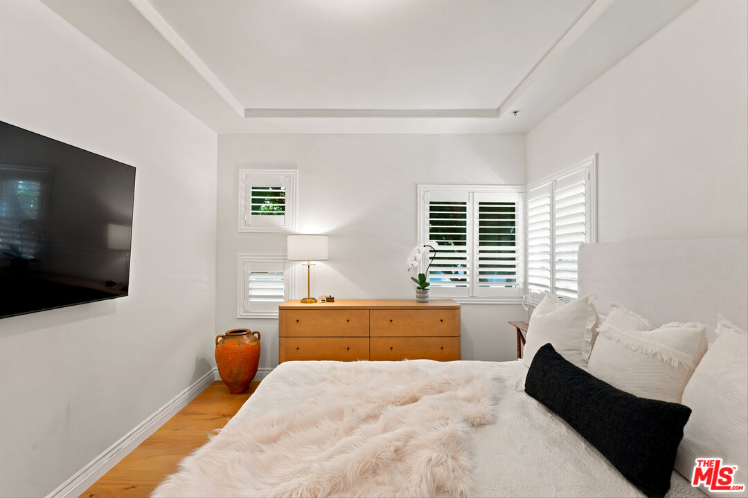 4128 Whitsett Ave Unit: 105