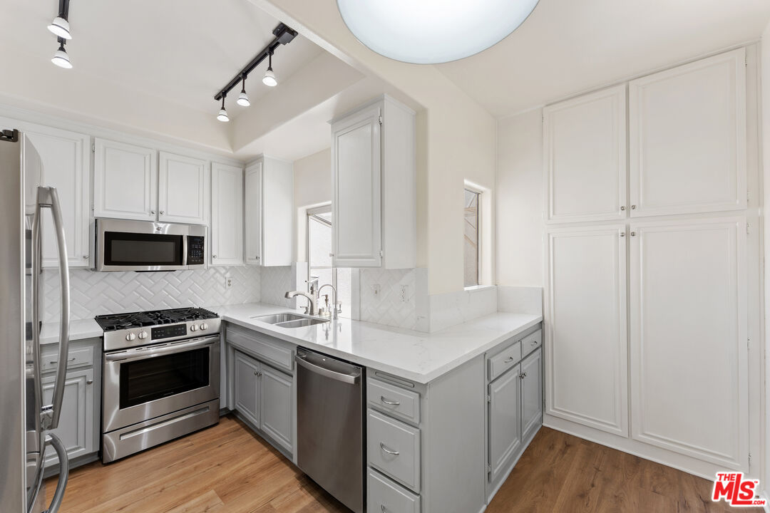 5145 Yarmouth Ave Unit: 29