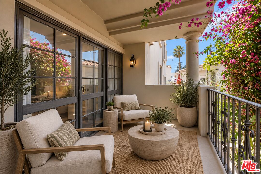 851 N San Vicente Blvd Unit: 117
