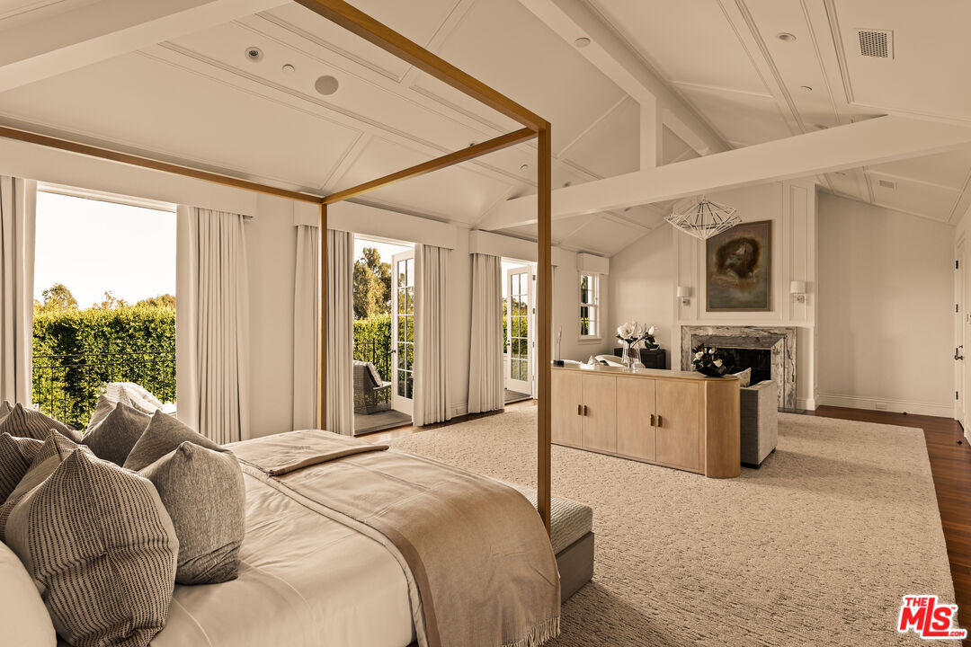 1232 Corsica Dr