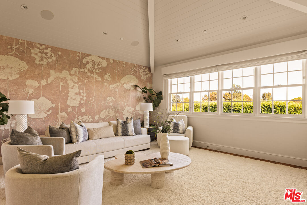 1232 Corsica Dr