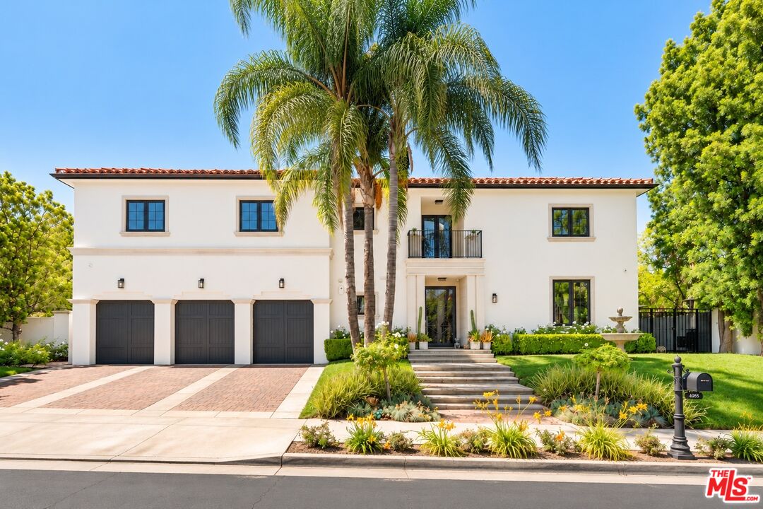 4965 Avenida Oriente Tarzana CA