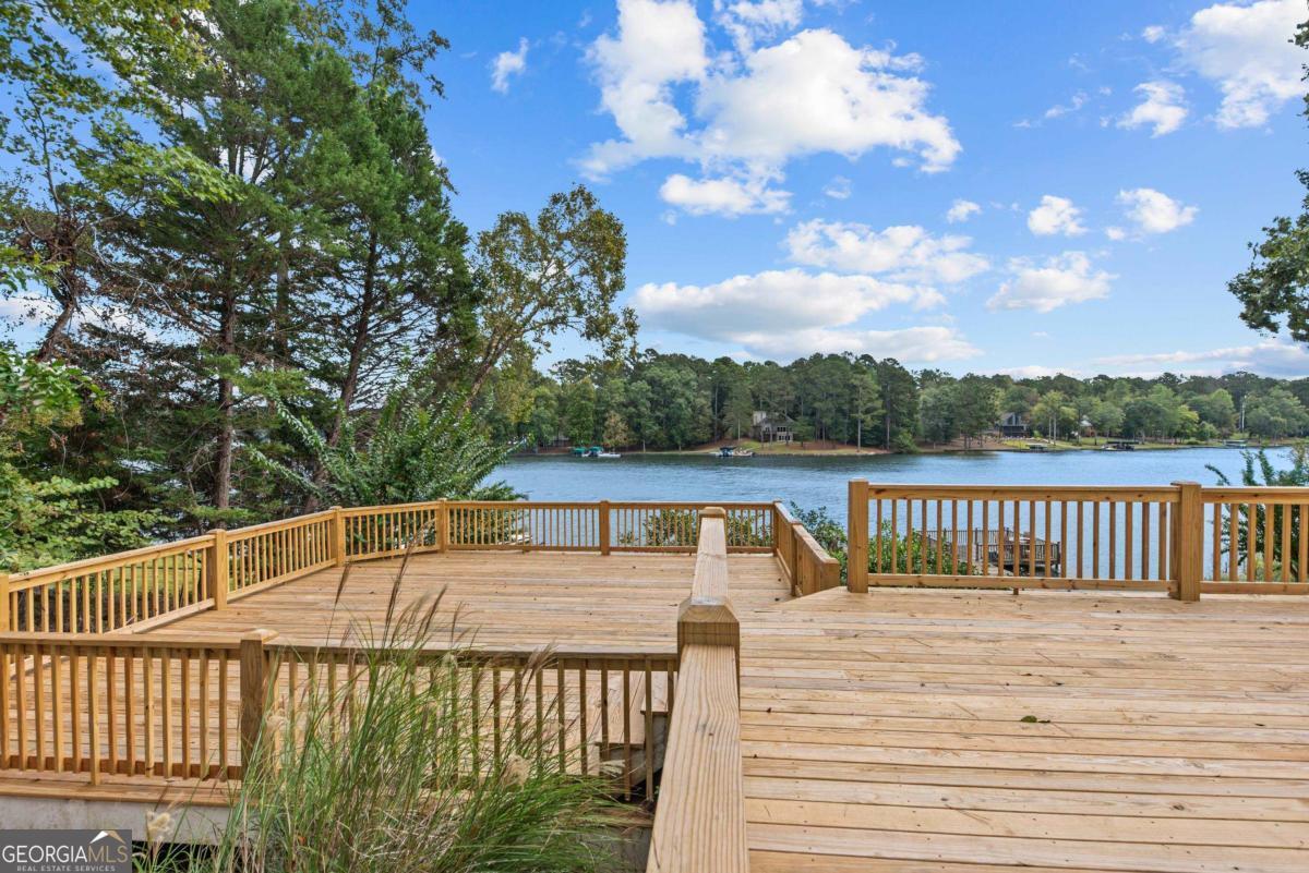1651 Lighthouse Circle
