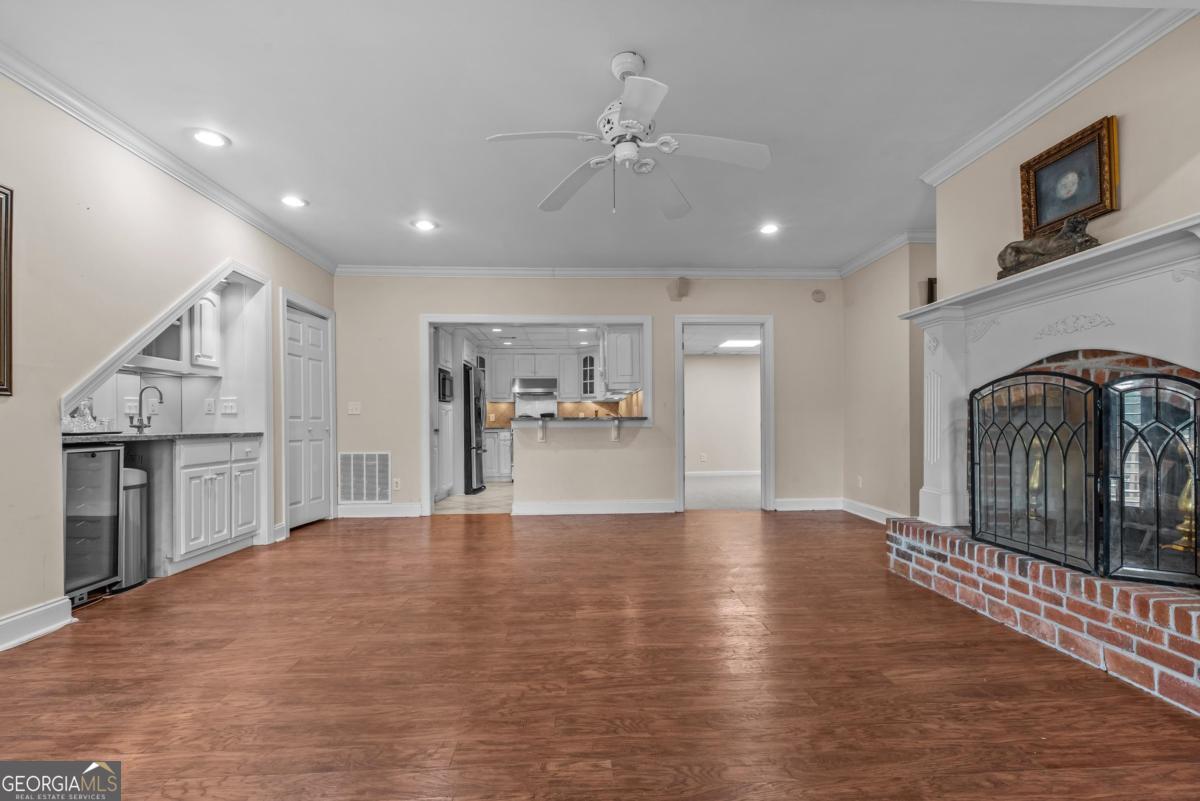 1651 Lighthouse Circle
