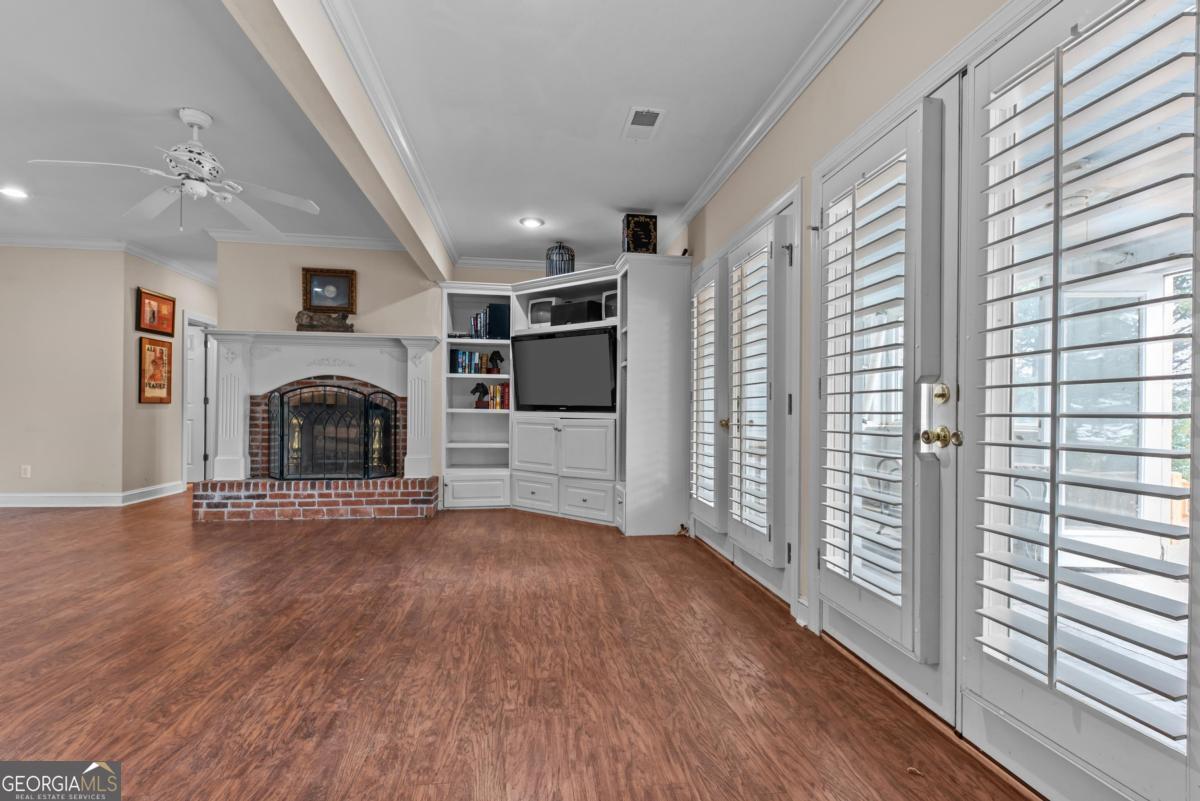 1651 Lighthouse Circle