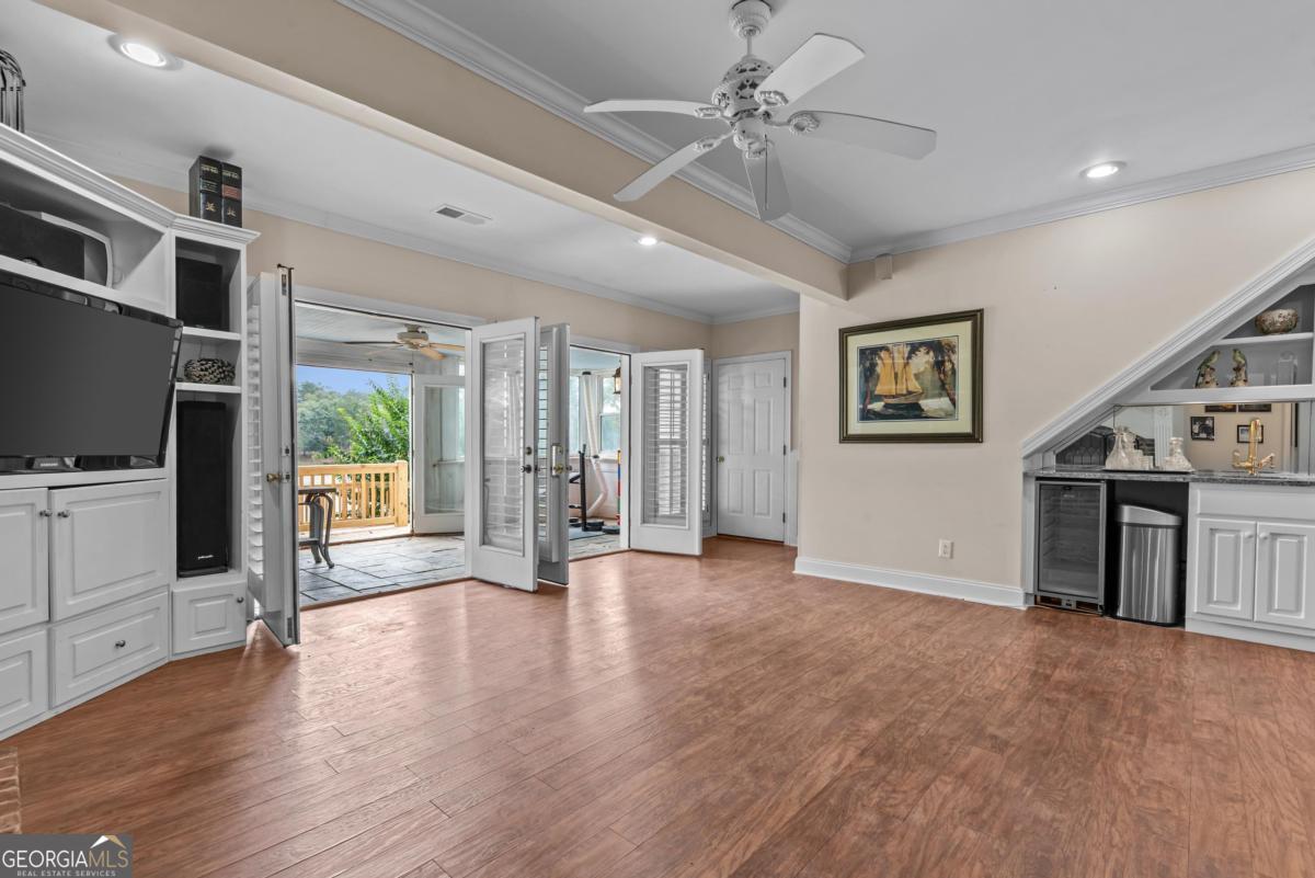 1651 Lighthouse Circle