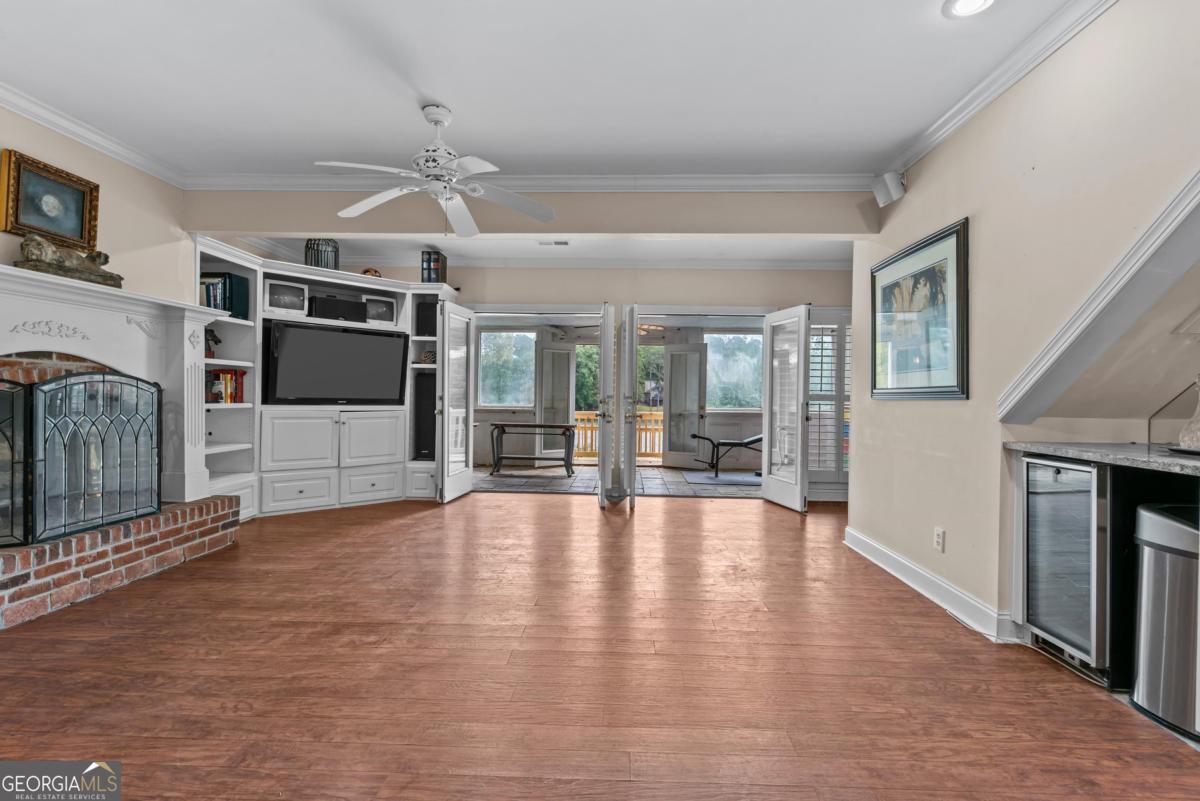 1651 Lighthouse Circle